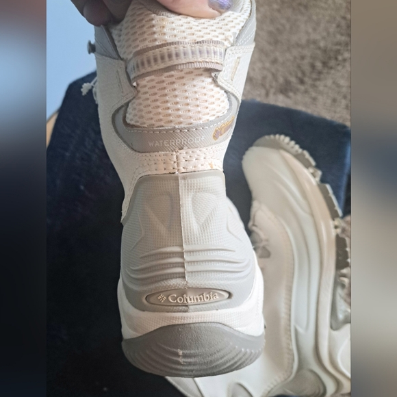 Columbia White women's Snow Boot 200g Insulation NWT sz 8.5 - Picture 9 of 13